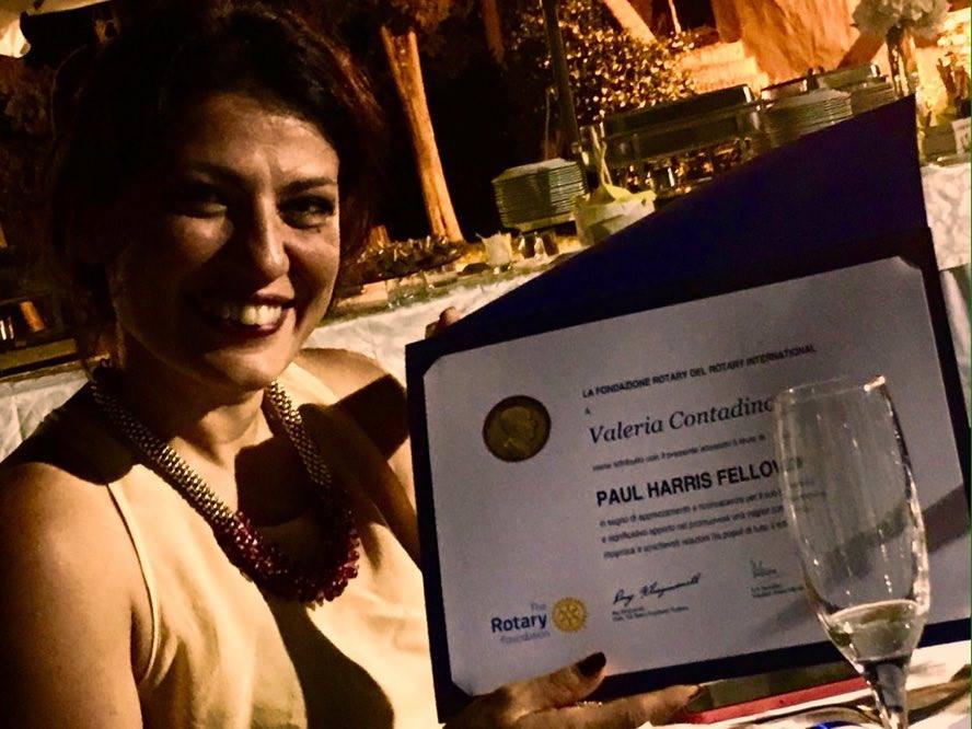L'attrice Valeria Contadino premiata dal Rotary a Catania
