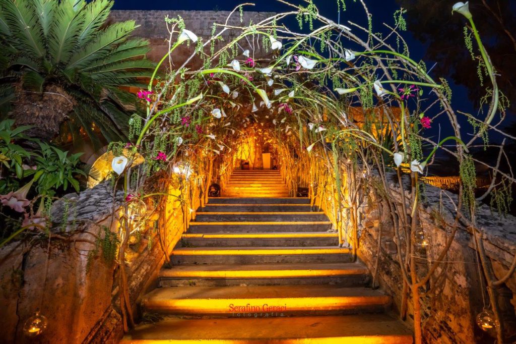 La scalinata di Villa Boscogrande trasformata in un bosco delle favole, in occasione di Wedding Style 2018