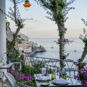 a del Ristorante dei Cappuccini all’interno dell’NH Collection Grand Hotel Convento di Amalfi 5*Lux-natale giunta