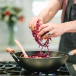 La cucina vegetale sana, etica e sostenibile: viaggio attraverso la gastronomia green